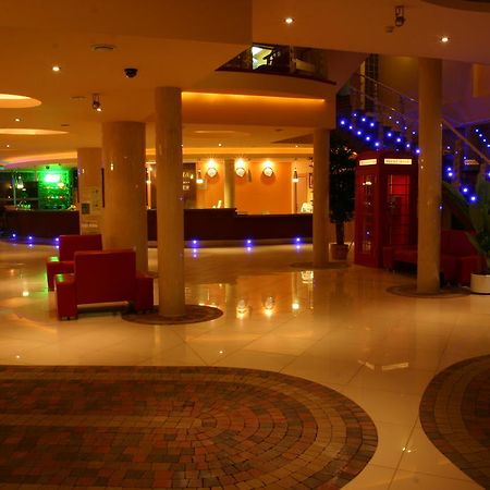 Hotel Imperium ชิชเชนา ภายนอก รูปภาพ