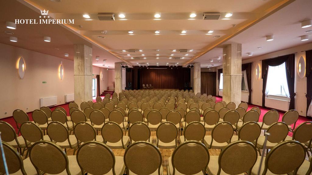 Hotel Imperium ชิชเชนา ภายนอก รูปภาพ
